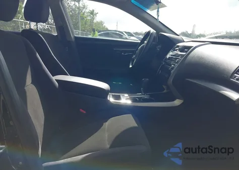 2013 Nissan Altima 2.5 S z USA, uszkodzony, nr VIN 1N4AL3AP4DC202388